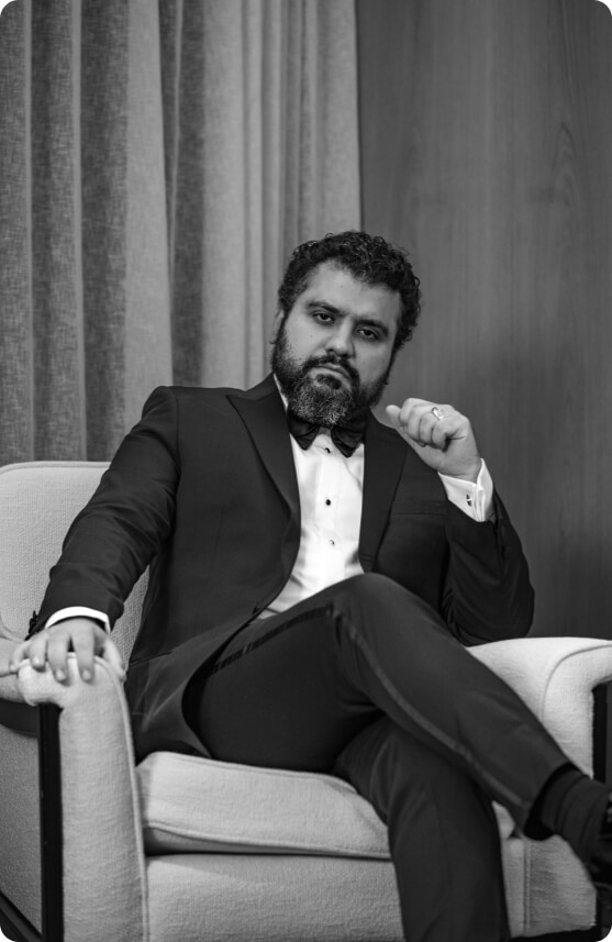 Rafael prado sentado